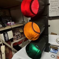 Working antique street light