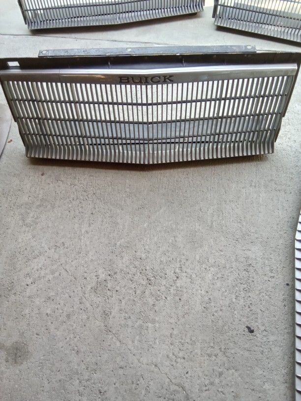 Buick Regal Grille / G Body / 1986 Buick Regal Grille