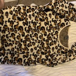 Leopard Print Wool Sweater And Teal Crop Top