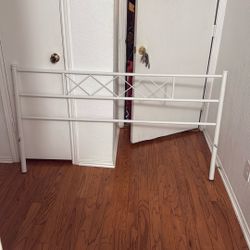 Queen Bed Frame (Full) Read Description ⬇️