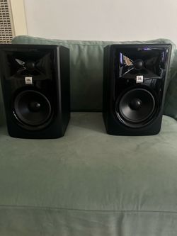 JBL 305P MK II Powered Studio Monitors