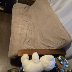 Brown Cushion Futton 