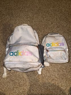 Adidas Youth Classic 3S School Backpack Insulated Cooler Pocket Bottle Storage & lunchbox. Needs a good cleaning! There are marks/stains see pics