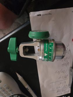 Precision Medical EasyPulse 5 Oxygen Conserving Regulator 1900Series 2 1/MIN New