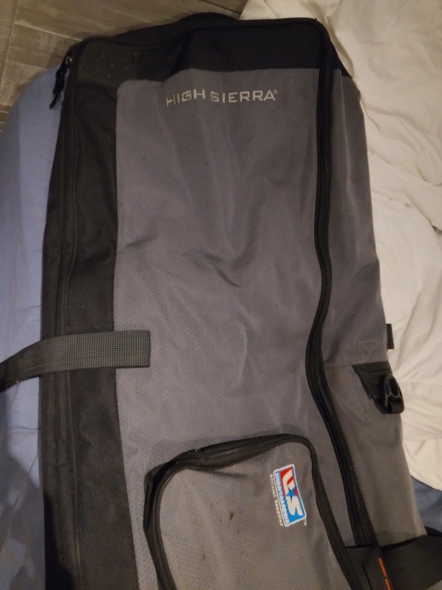 High Sierra Deluxe Wheeled Snowboard Ski Roller Bag