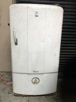 1950’s Montgomery Wards Refrigerator with Crisper Drawer 