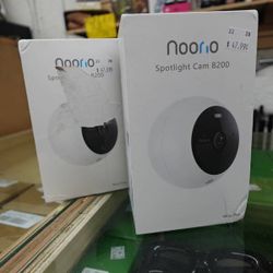 Noorio Wireless 12600mAh Battery-Powered Solar Security Camera B310 