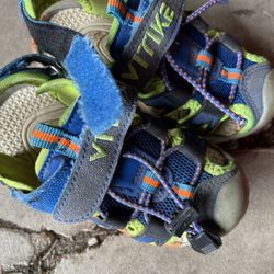 Todler Shoes, 25 Size-2,5 Year Old