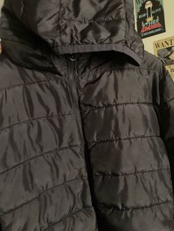 H&M Black Hooded Puffer Jacket – [M]