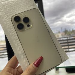 iPhone 14 Pro 256Gb Unlocked Like New gold Color Ready To Be Activated 
