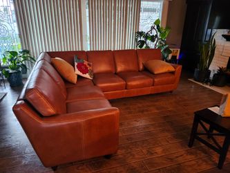 Leather_7x9 L-Shaped Couch