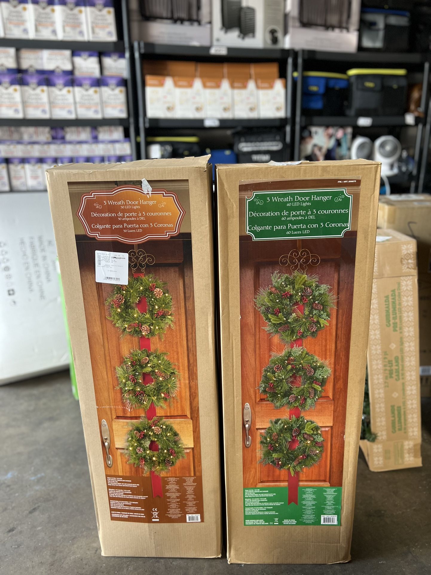 COSTCO 3 WREATH DOOR HANGER W/50 LED LIGHTS *NIOB*