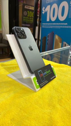 iPhone 15 Pro Max 512 GB factory unlocked for any carrier / 512 Gbliberado para cualquier compañía