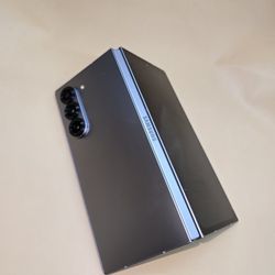 Samsung ZFOLD 6 256GB UNLOCKED 