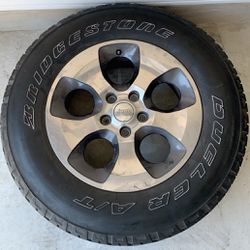 Jeep Wrangler 2017 18” OEM Wheels/ Tires