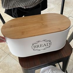 Bread container