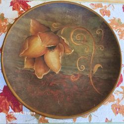Decorative Round Plate with Floral Design