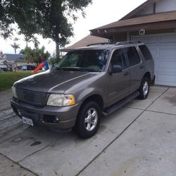 2004 Ford Explorer