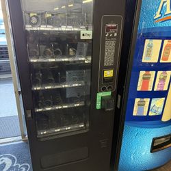 Snack Vending Machine UGI Commercial-Grade