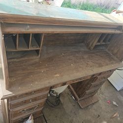 Roll Top Desk And Key