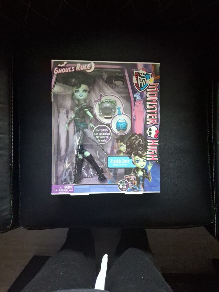 NIB Monster High Ghouls Rule Frankie Stein Doll