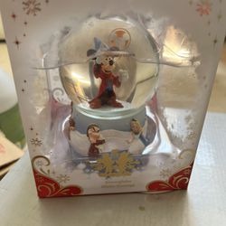 Disney Store Mickey Mouse Sorcerer’s Apprentice Fantasia Snowglobe Snow Globe