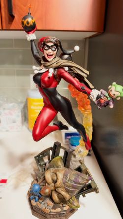 Harley Quinn Statue Maquette By Tweeterhead