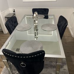 Comedor, Dining Table