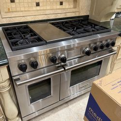 Wolf R486C - 48" PRO Gas Range Oven 6 Burners + Charboiler  knobs 
