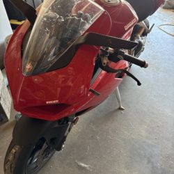 24’ Ducati Penegali V2 