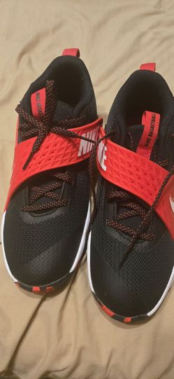 NIKES YOUTH 5.5