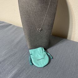 Tiffany &CO V Necklace 