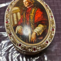 Pope Joh Paul The Second Comemarative Music Box With Rosary 