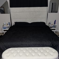 King Size Tufted Bed frame W/ Bench 