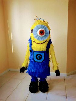 Minion Pinatas !