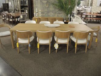 Universal Westmont Extendable Dining Table - Light Natural Oak