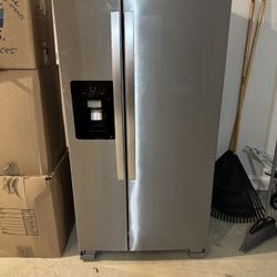 Whirlpool Refrigerator 