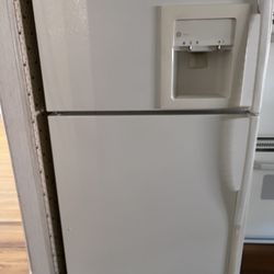 Good Condition Refrigerator 