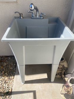 Plastic Wash Sink (Like New)