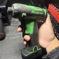 Snap On 1/4 Impact Driver 