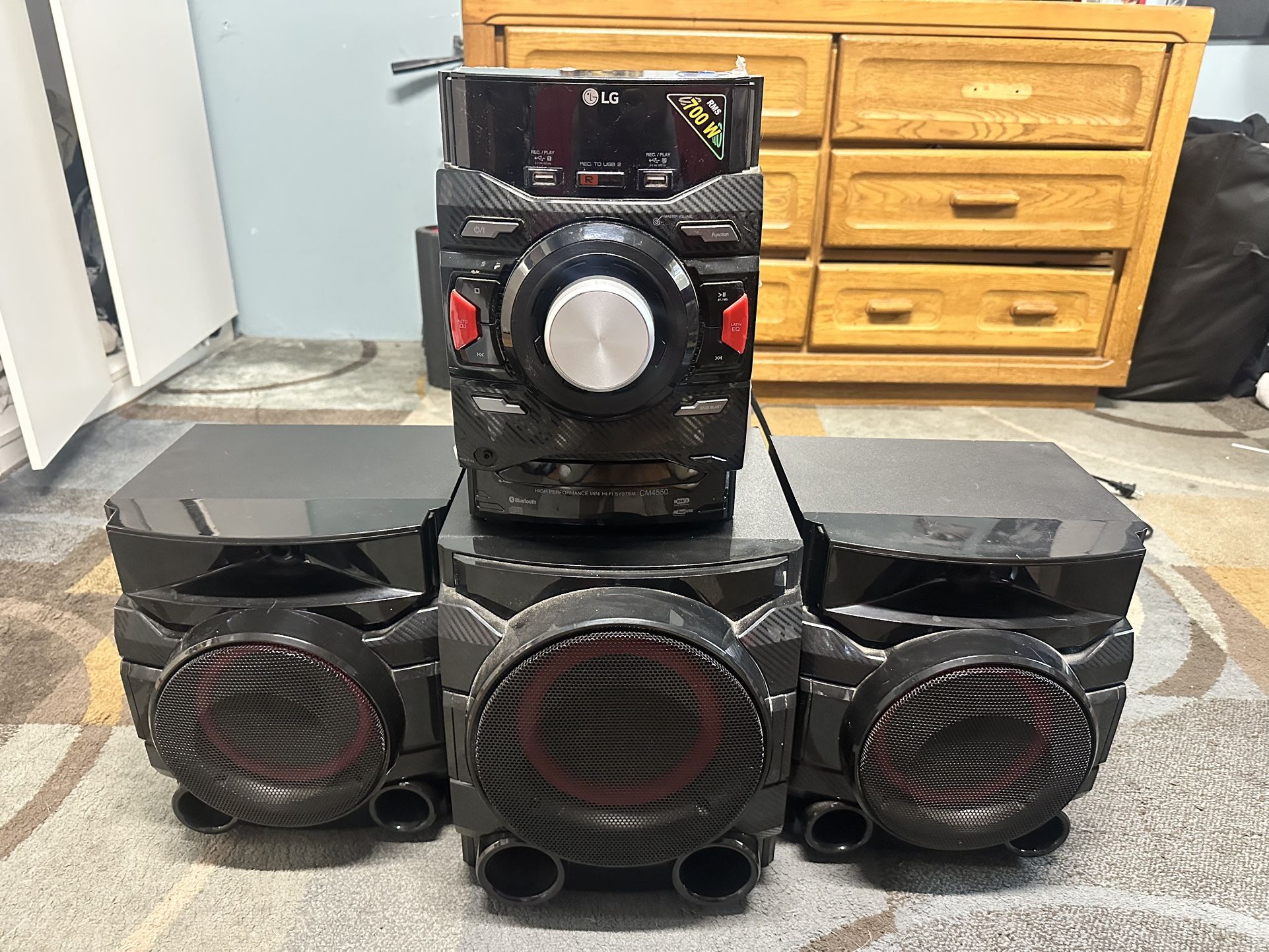 LG CM4550 700W Mini Shelf Speaker System