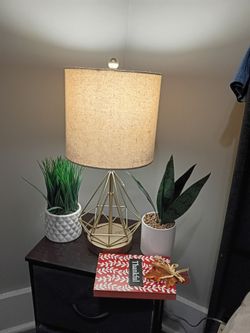 Lamp with knick knacks