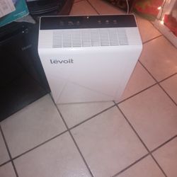 Levoit  - TruClean Smart 360 Sq. Ft True HEPA Air Purifier - White

