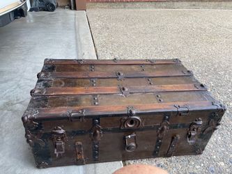 Vintage 1900’s wood & metal trunk