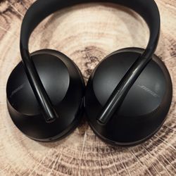 Bluetooth BOSE headphones Nc700