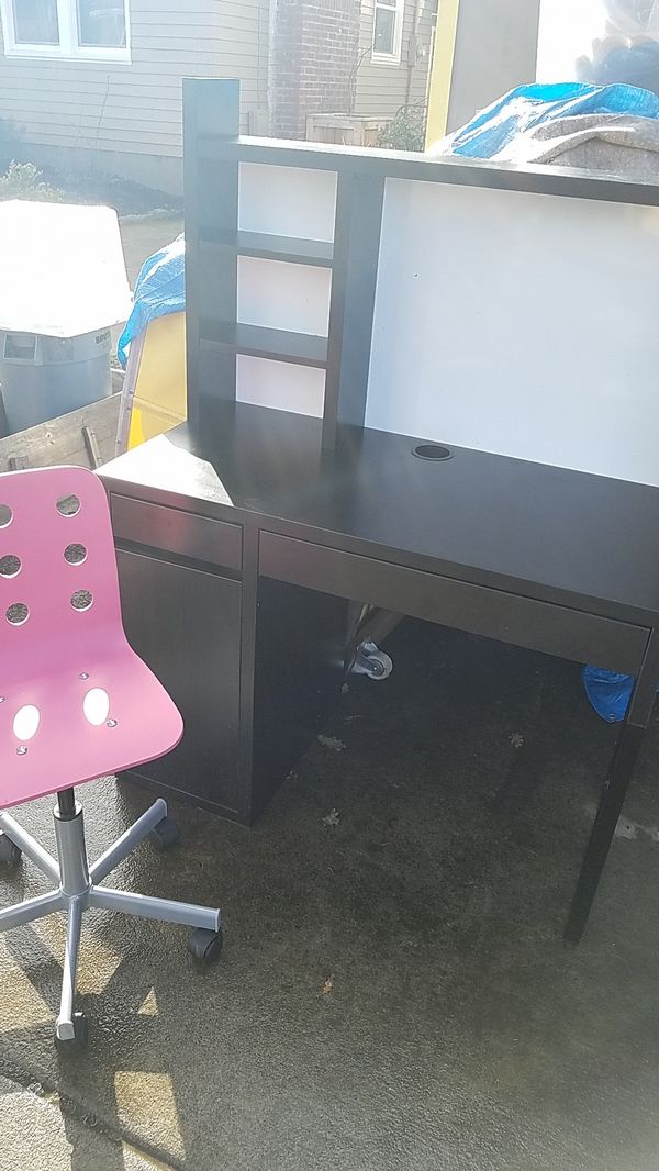 Espresso Black Ikea Micke Desk With Whiteboard Backing And Pink Espresso Black Ikea Micke Desk With Whiteboard Backing And Pink Adjule Rolling Chair