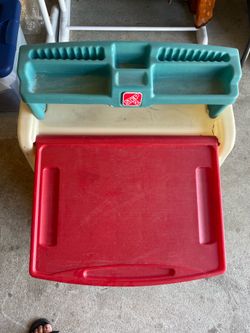 Step2 Flip & Doodle Toddler Easel and Plastic Kid Art and Craft Desk