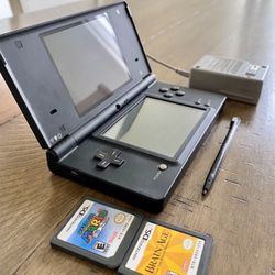 Nintendo DS + 2 Games