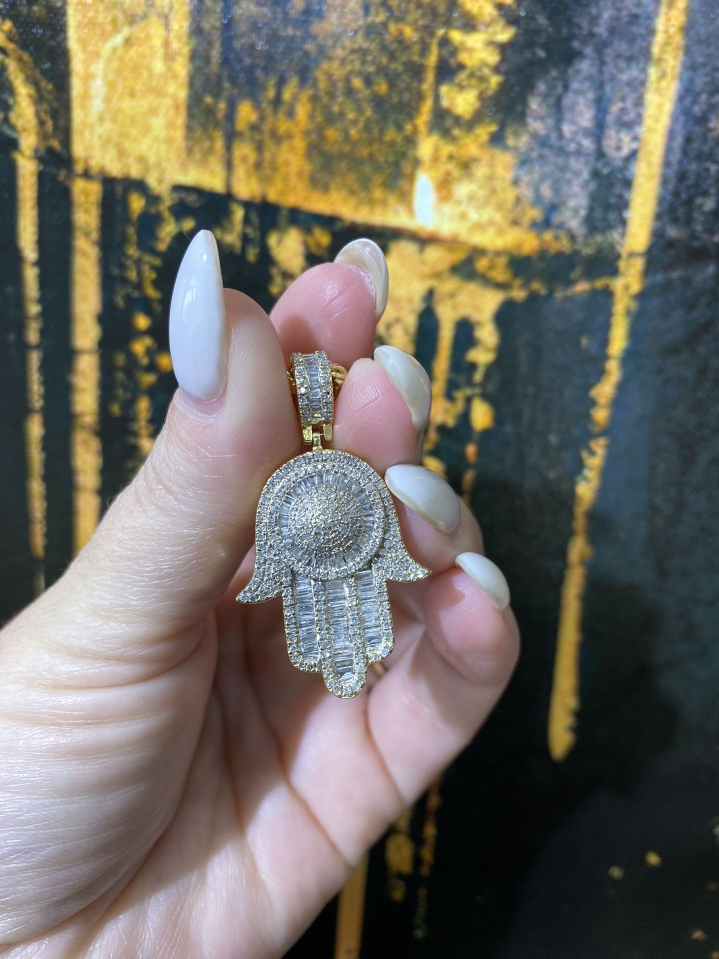 10k NATURAL DIAMOND HAMSA CHARM 