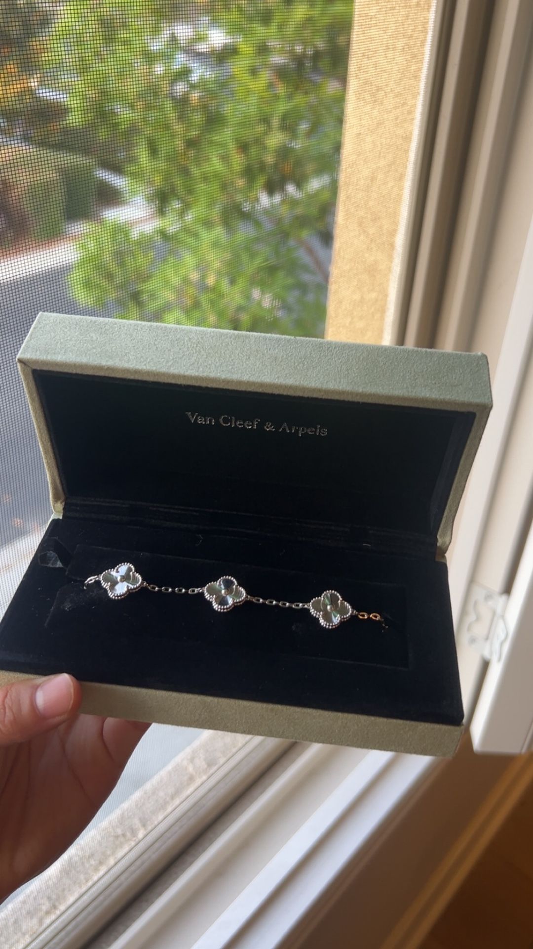 Van Cleef 5 Motif Bracelet Guilloche